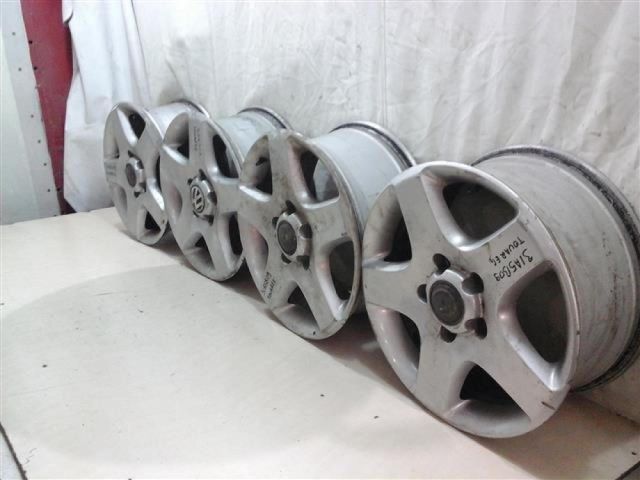 bontott VW TOUAREG Alufelni Szett