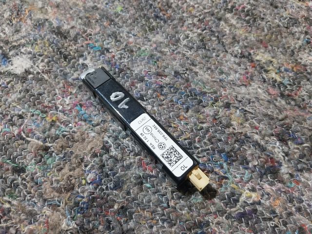 bontott VW TOUAREG Antenna Erősítő