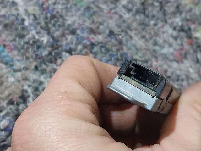 bontott VW TOUAREG Antenna Erősítő