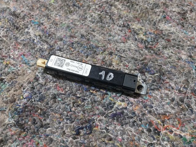 bontott VW TOUAREG Antenna Erősítő