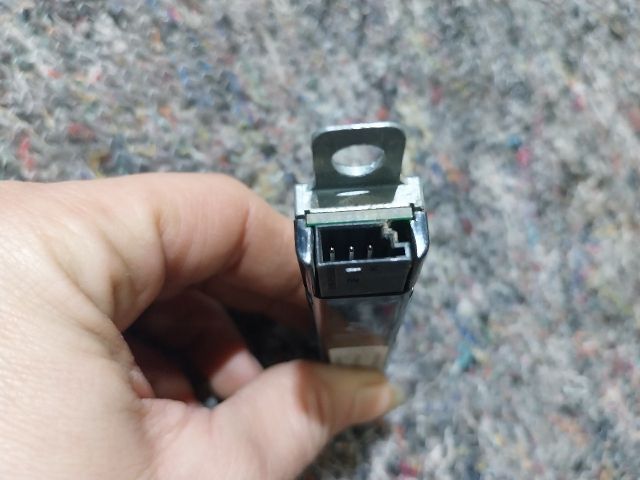 bontott VW TOUAREG Antenna Erősítő