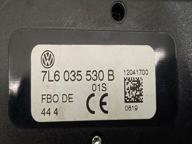 bontott VW TOUAREG Antenna Erősítő