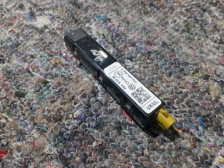 bontott VW TOUAREG Antenna Erősítő