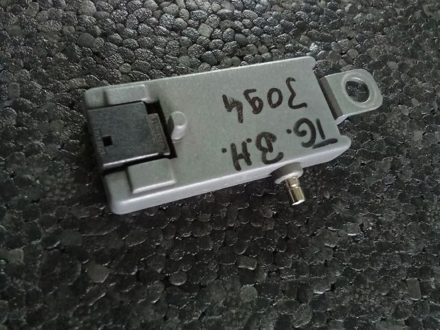 bontott VW TOUAREG Antenna Erősítő