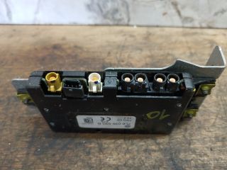 bontott VW TOUAREG Antenna Erősítő