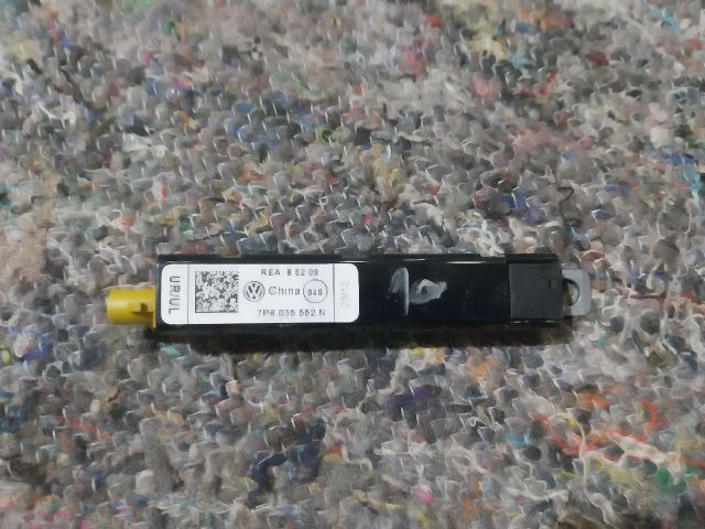 bontott VW TOUAREG Antenna Erősítő