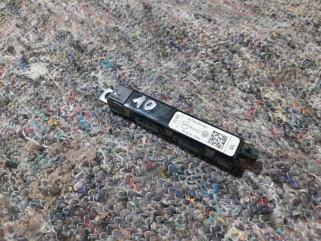 bontott VW TOUAREG Antenna Erősítő