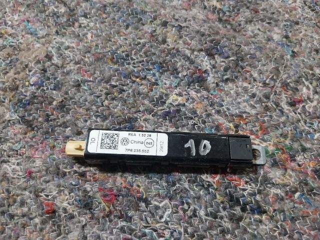 bontott VW TOUAREG Antenna Erősítő