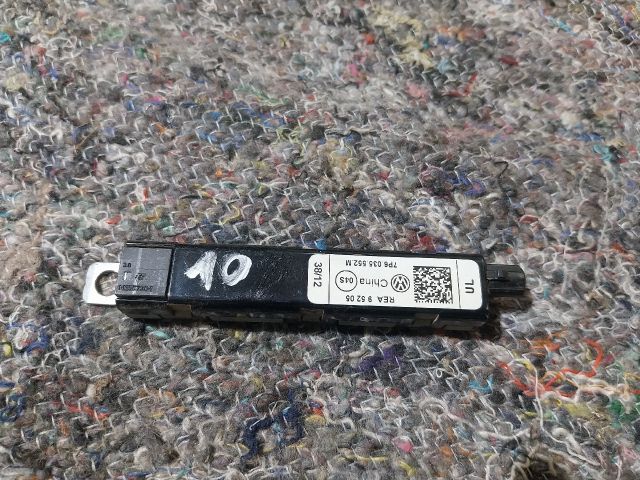 bontott VW TOUAREG Antenna Erősítő