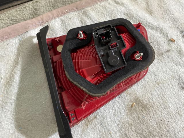 bontott VW TOUAREG Bal Belső Hátsó Lámpa