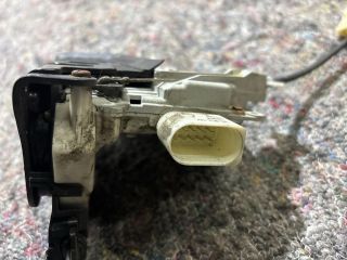 bontott VW TOUAREG Bal Csomagtérajtó Zárszerkezet