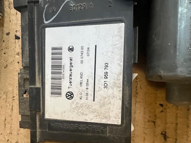 bontott VW TOUAREG Bal első Ablakemelő Motor