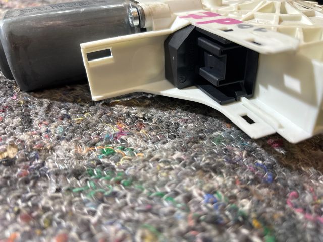 bontott VW TOUAREG Bal első Ablakemelő Motor