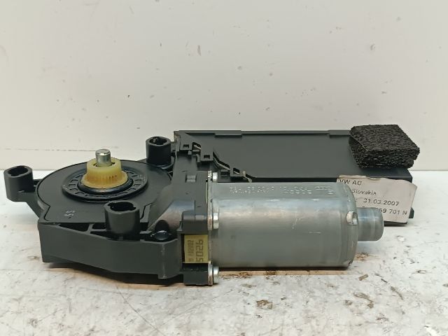 bontott VW TOUAREG Bal első Ablakemelő Motor