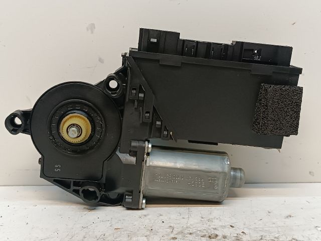 bontott VW TOUAREG Bal első Ablakemelő Motor