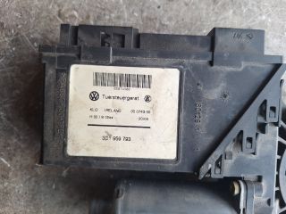 bontott VW TOUAREG Bal első Ablakemelő Motor