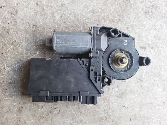 bontott VW TOUAREG Bal első Ablakemelő Motor