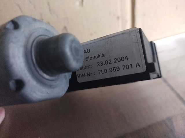 bontott VW TOUAREG Bal első Ablakemelő Motor