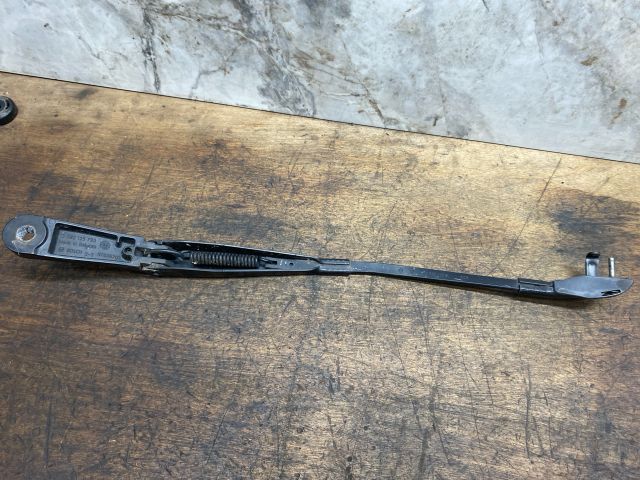 bontott VW TOUAREG Bal első Ablaktörlő Kar