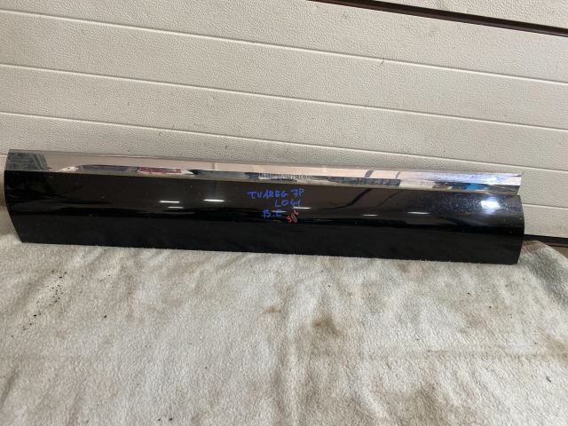 bontott VW TOUAREG Bal első Ajtó Díszléc