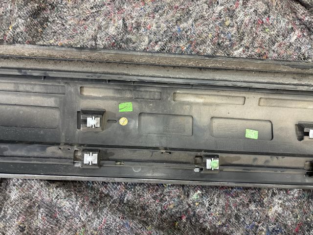 bontott VW TOUAREG Bal első Ajtó Díszléc