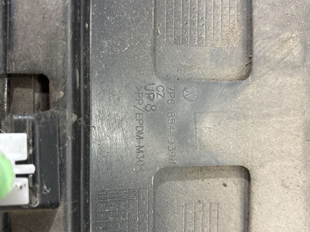 bontott VW TOUAREG Bal első Ajtó Díszléc