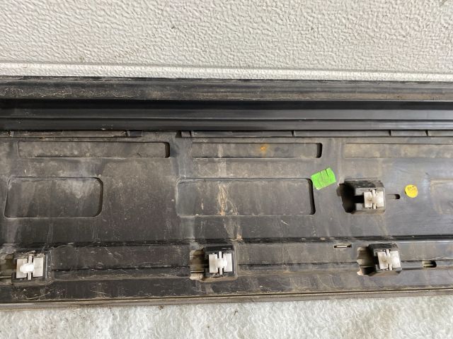 bontott VW TOUAREG Bal első Ajtó Díszléc