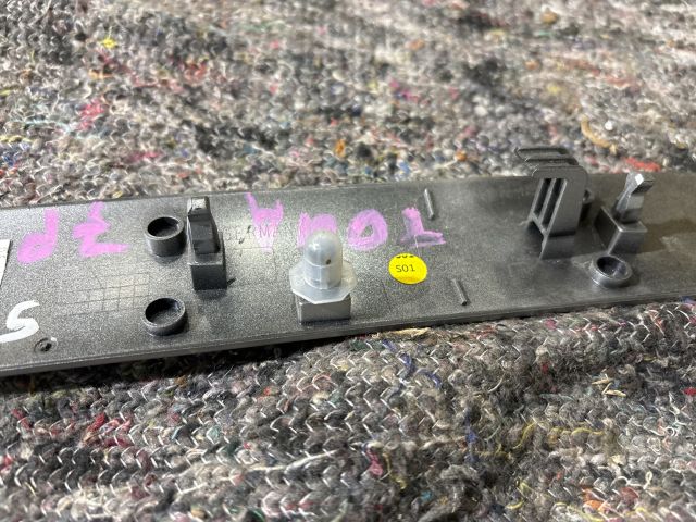 bontott VW TOUAREG Bal első Ajtó Díszléc