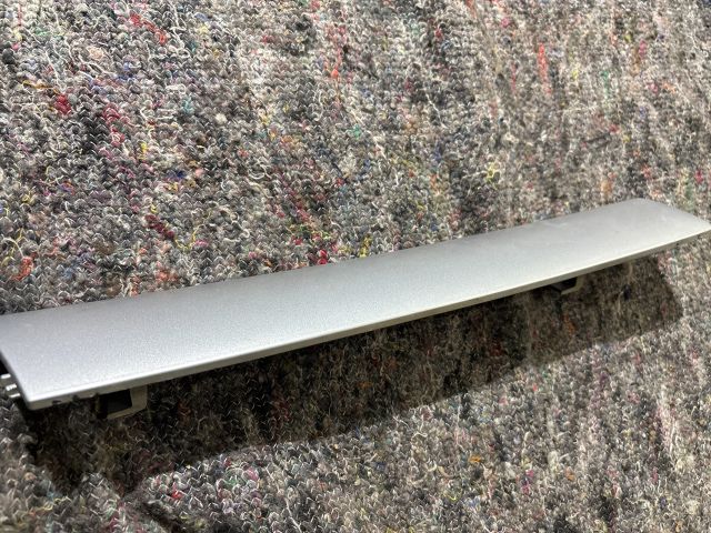 bontott VW TOUAREG Bal első Ajtó Díszléc