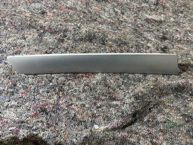 bontott VW TOUAREG Bal első Ajtó Díszléc