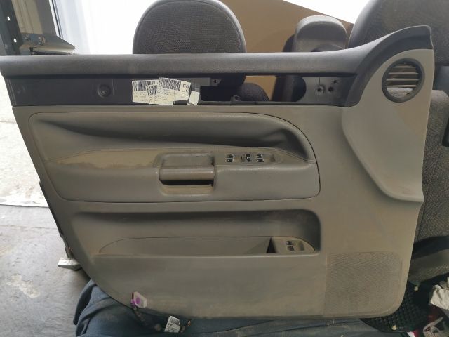 bontott VW TOUAREG Bal első Ajtó Kárpit