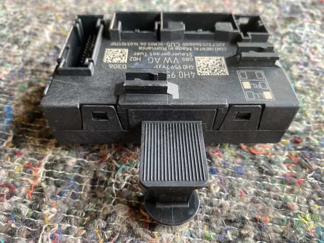 bontott VW TOUAREG Bal első Ajtó Vezérlőegység