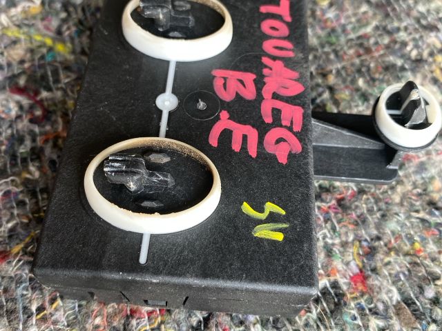 bontott VW TOUAREG Bal első Ajtó Vezérlőegység