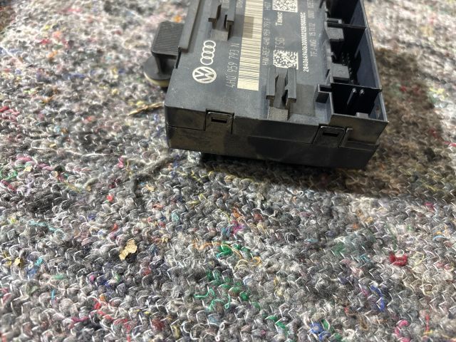 bontott VW TOUAREG Bal első Ajtó Vezérlőegység