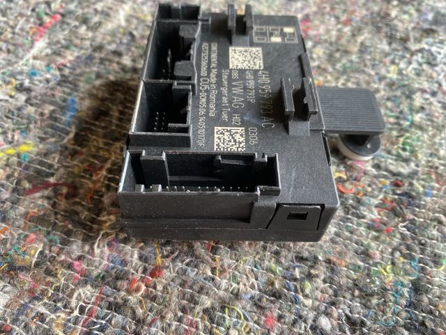 bontott VW TOUAREG Bal első Ajtó Vezérlőegység