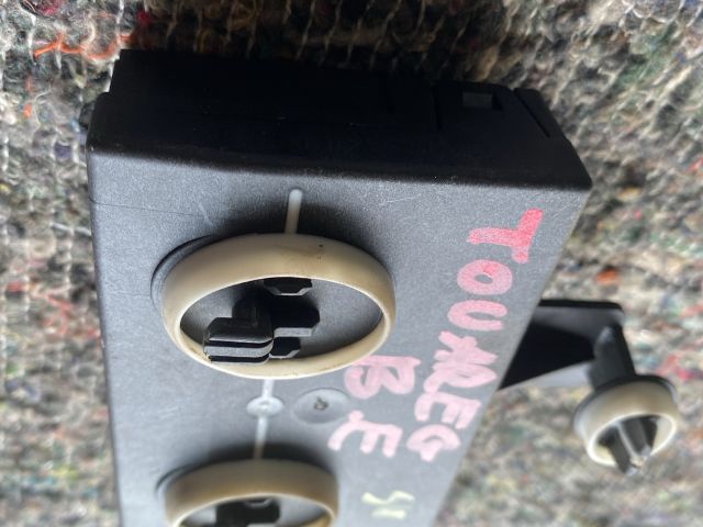 bontott VW TOUAREG Bal első Ajtó Vezérlőegység