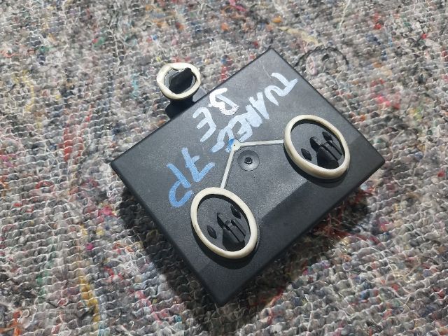 bontott VW TOUAREG Bal első Ajtó Vezérlőegység