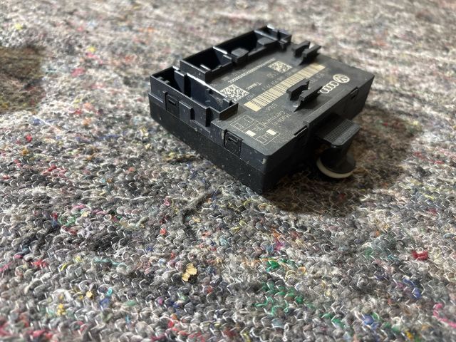 bontott VW TOUAREG Bal első Ajtó Vezérlőegység