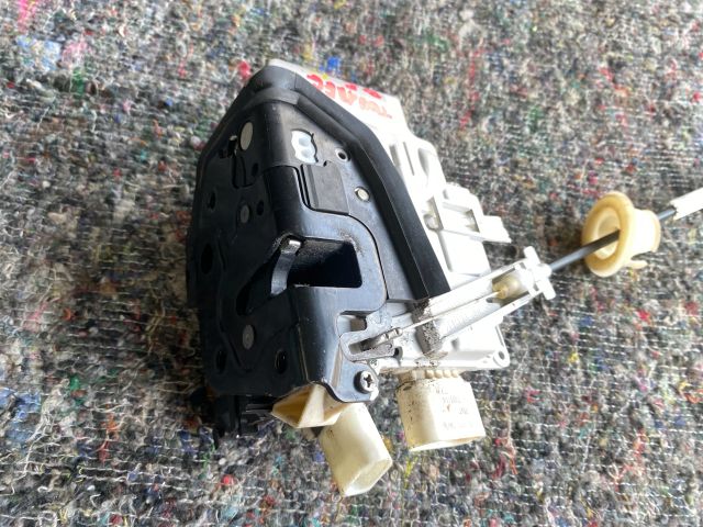 bontott VW TOUAREG Bal első Ajtózár