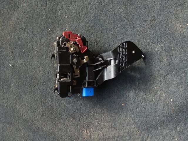 bontott VW TOUAREG Bal első Ajtózár