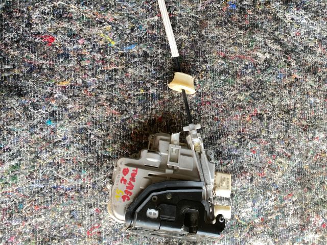 bontott VW TOUAREG Bal első Ajtózár