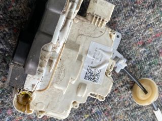 bontott VW TOUAREG Bal első Ajtózár