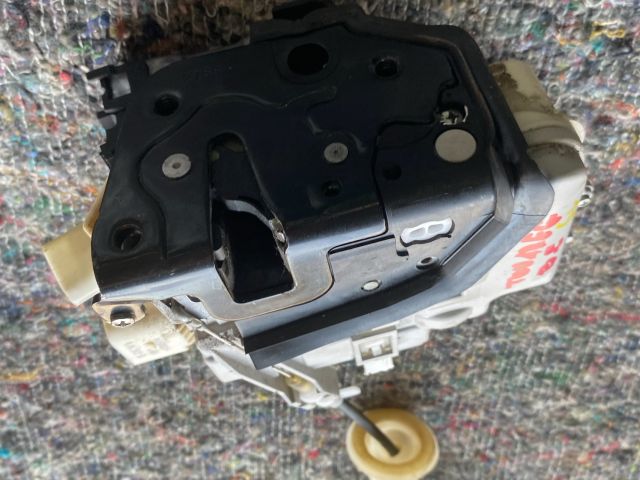 bontott VW TOUAREG Bal első Ajtózár