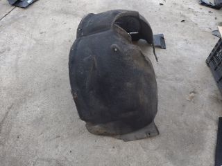 bontott VW TOUAREG Bal első Dobbetét (Kerékjárati, Műanyag)