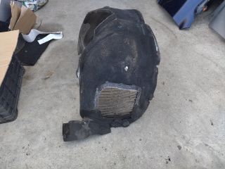 bontott VW TOUAREG Bal első Dobbetét (Kerékjárati, Műanyag)