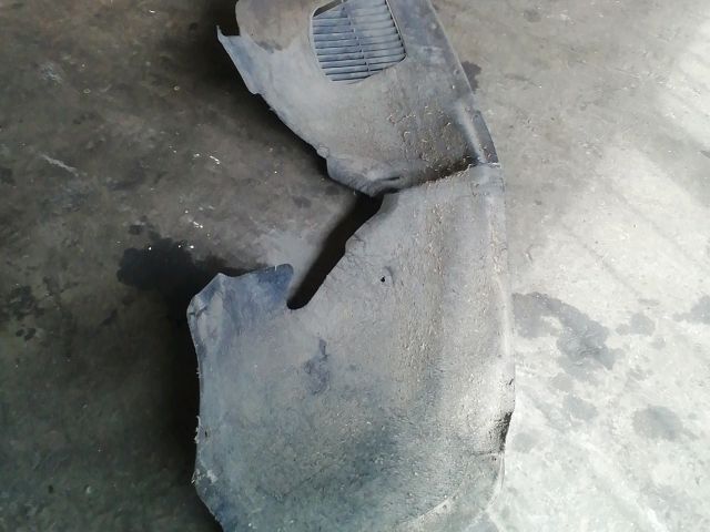 bontott VW TOUAREG Bal első Dobbetét (Kerékjárati, Műanyag)