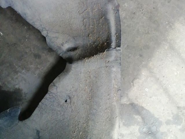 bontott VW TOUAREG Bal első Dobbetét (Kerékjárati, Műanyag)