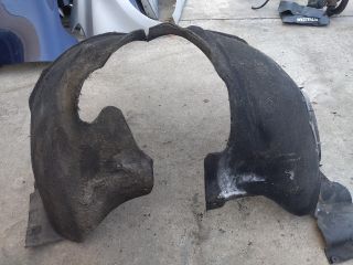 bontott VW TOUAREG Bal első Dobbetét (Kerékjárati, Műanyag)