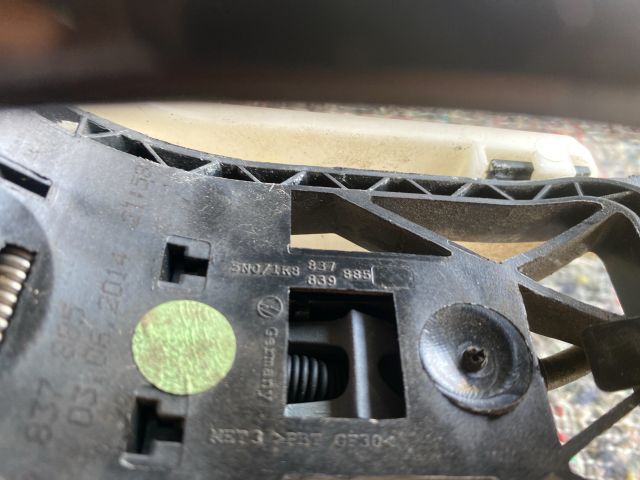 bontott VW TOUAREG Bal első Külső Kilincs