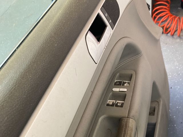 bontott VW TOUAREG Bal első Külső Kilincs